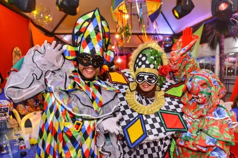 CARNAVAL NÃO SE FAZ NO SILÊNCIO