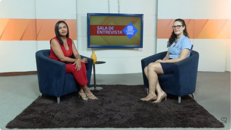 Hospital do Câncer Aldenora Bello realiza mais de 30 mil procedimentos mensais e zera fila de espera para radioterapia pelo SUS, afirma Arícia Dino, gerente de Comunicação da Fundação Antonio Dino, em entrevista na TV UFMA.