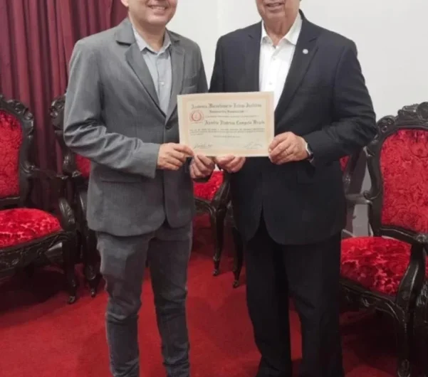 PH: Vinicius Bogéa é membro benemérito da AMLJ