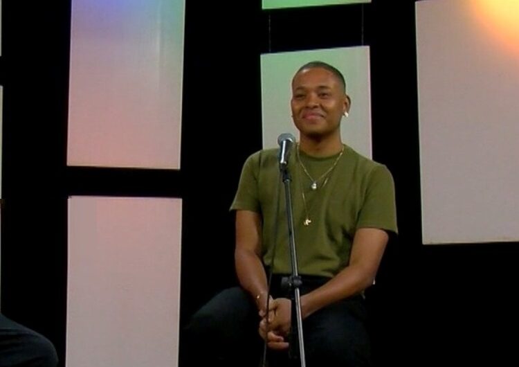 É Música: TV UFMA recebe o cantor e compositor Victor Cravin, nesta quinta-feira, 29. Ele apresenta sua nova produção musical em um bate-papo sobre carreira, referências artísticas e os rumos de sua trajetória independente.